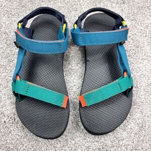 Boys Teva Sandals size 4-Like New!